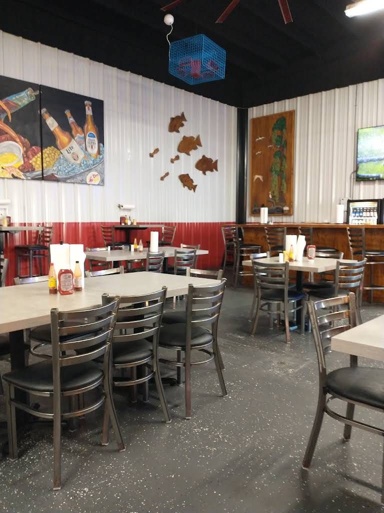 Dewy Dew Bugz Seafood Market & Restaurant 6